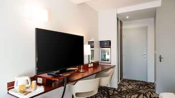 1 bedroom, premium bedding, minibar, in-room safe