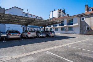 Aparcamiento sin asistencia gratuito