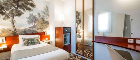 1 bedroom, premium bedding, minibar, in-room safe