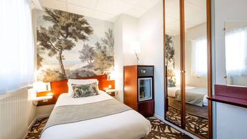 1 bedroom, premium bedding, minibar, in-room safe