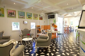 Lobby-Lounge