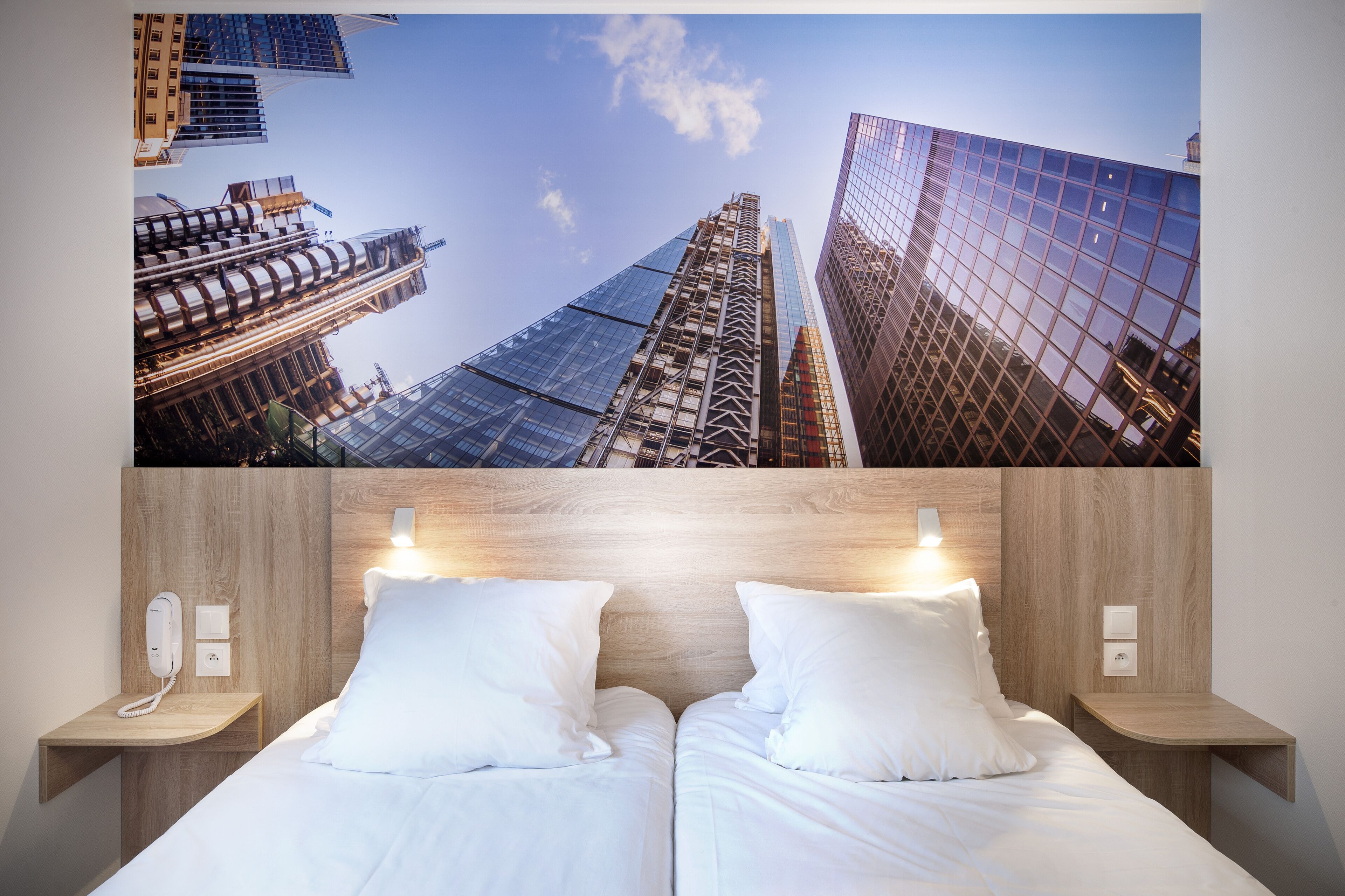 Bureau, Wi-Fi gratuit, draps fournis