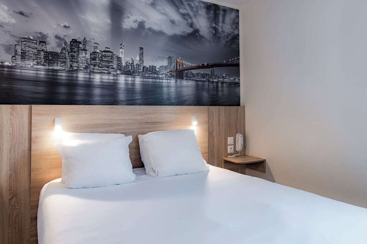 Bureau, Wi-Fi gratuit, draps fournis