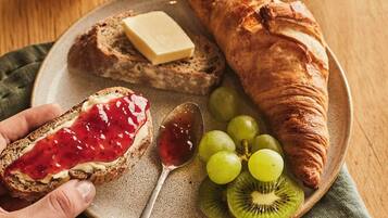Desayuno buffet todos los días (con cargo)
