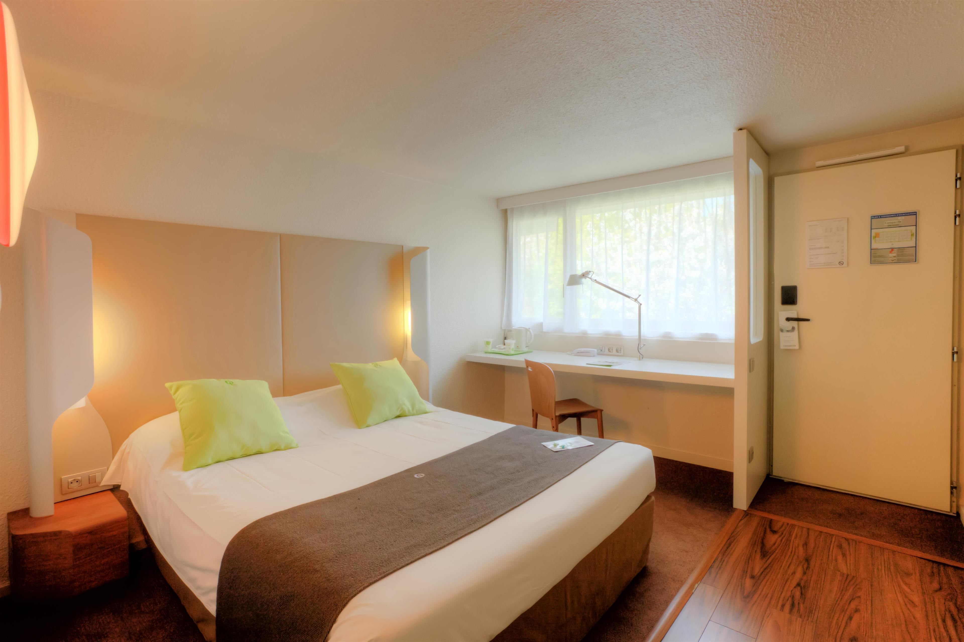 Premium bedding, individually decorated, individually furnished, desk