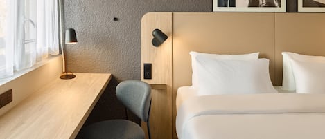 Superior Room, 1 King Bed | Premium bedding, desk, laptop workspace, blackout drapes