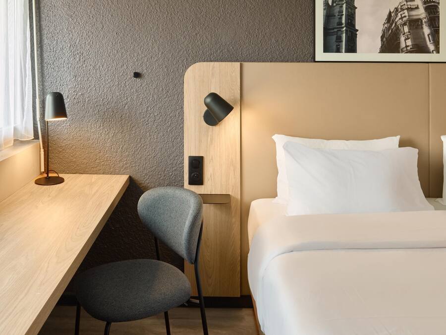 Superior Room, 1 King Bed | Premium bedding, desk, laptop workspace, blackout drapes