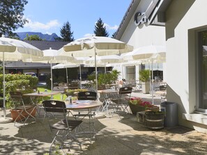 Terrace/patio - Hotel Campanile STRASBOURG - Lingolsheim (Strasbourg)