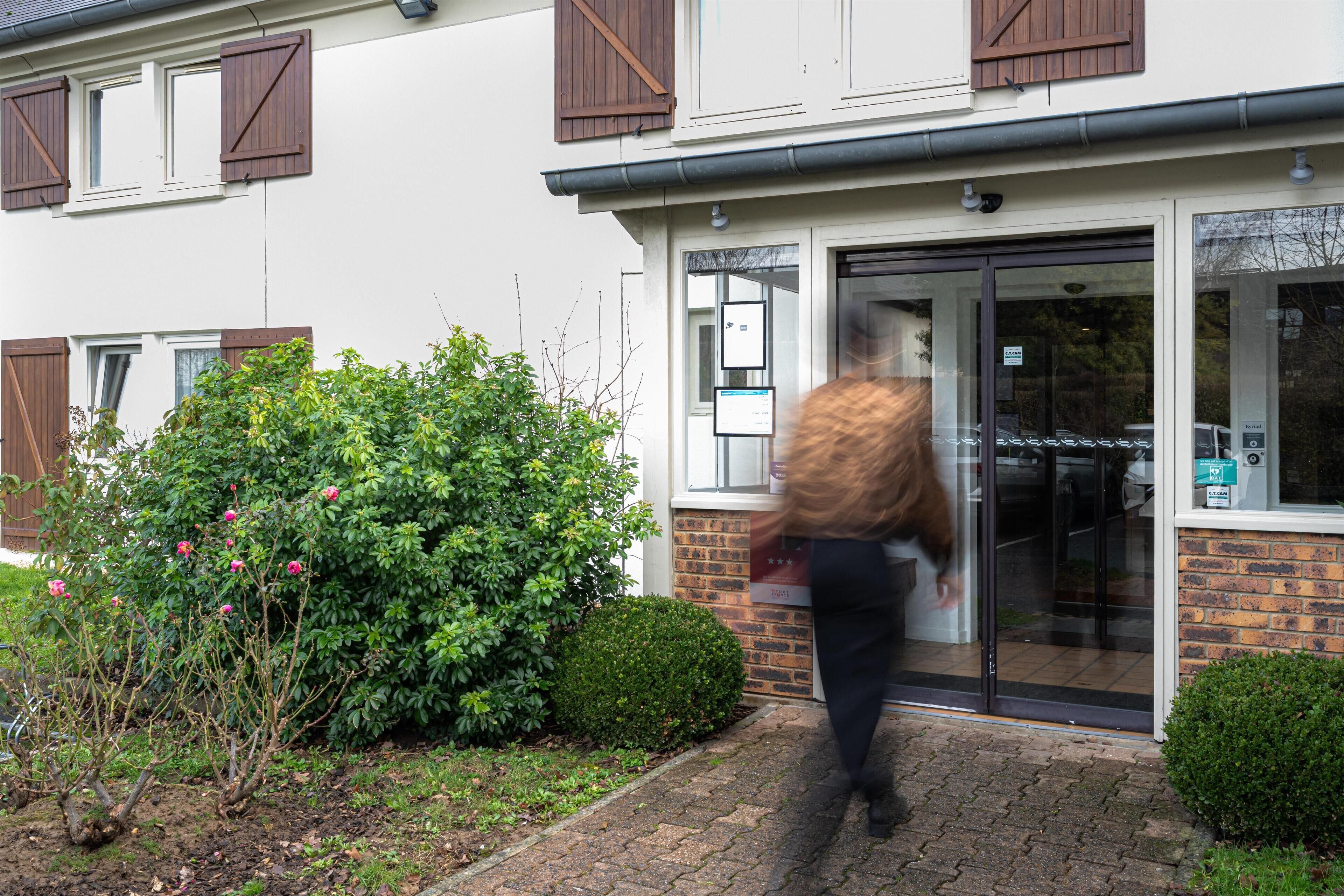 المنشأة من الخارج