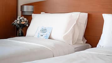 Standard Room, 2 Twin Beds | Desk, blackout drapes, soundproofing, free cribs/infant beds