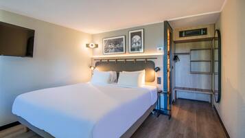 Superior Room, 1 King Bed | Premium bedding, desk, free WiFi, bed sheets