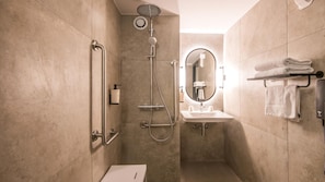 Accessible bathroom - Campanile NATURE - Strasbourg Sud - Geispolsheim (Geispolsheim)