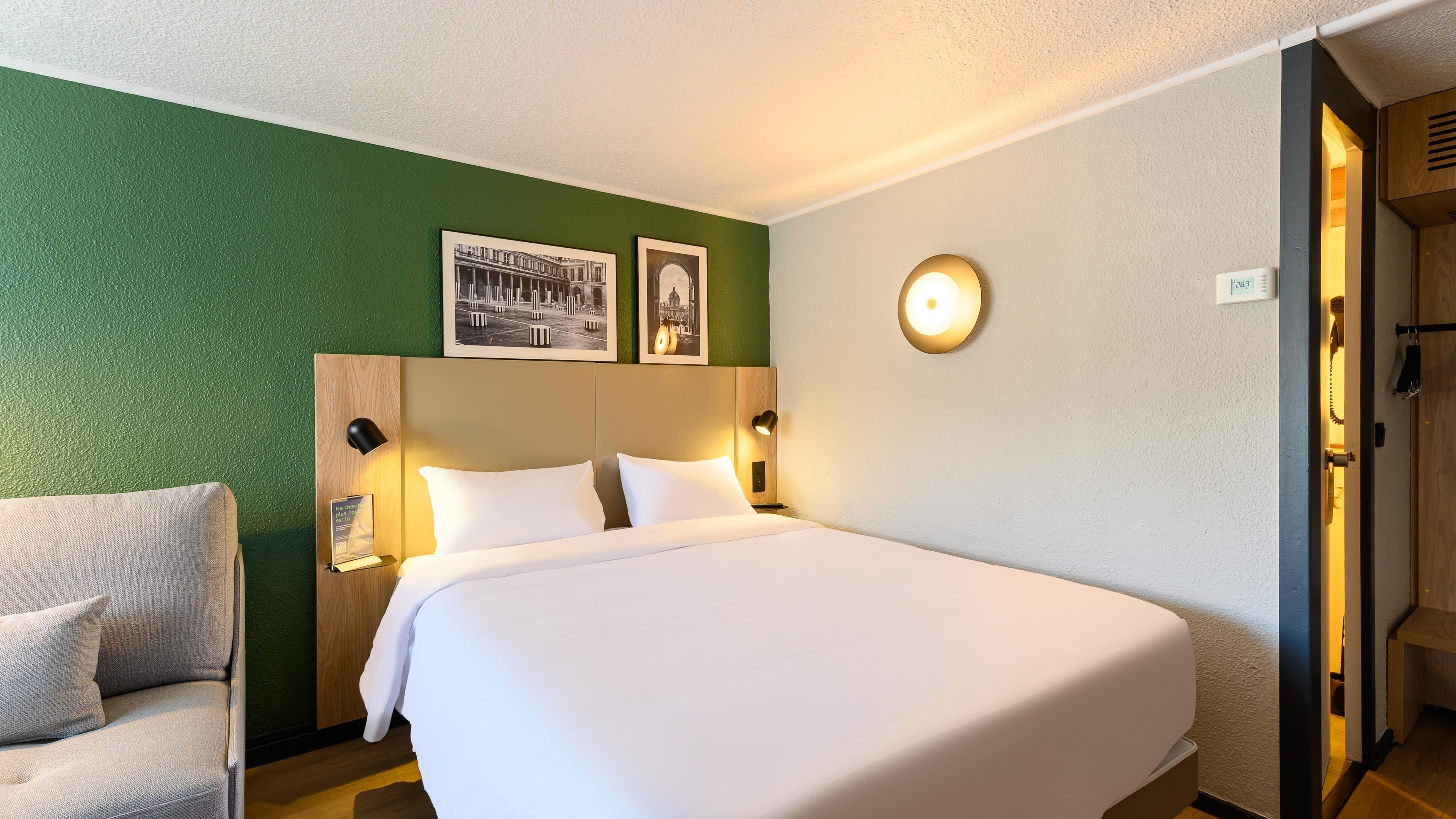 Standard Room, 1 Queen Bed with Sofa bed | Premium bedding, desk, WiFi (free), bed sheets
