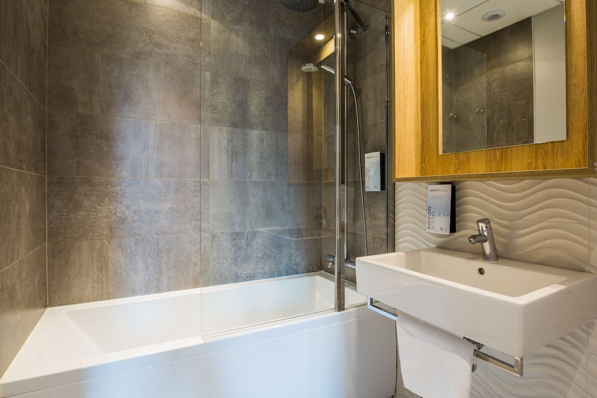 room, 1 double bed (next generation) | bathroom | shower, eco-friendly toiletries, hair dryer, towels