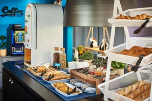 Daily buffet breakfast for a fee - Kyriad Direct Strasbourg Ouest - Zénith (Strasbourg)