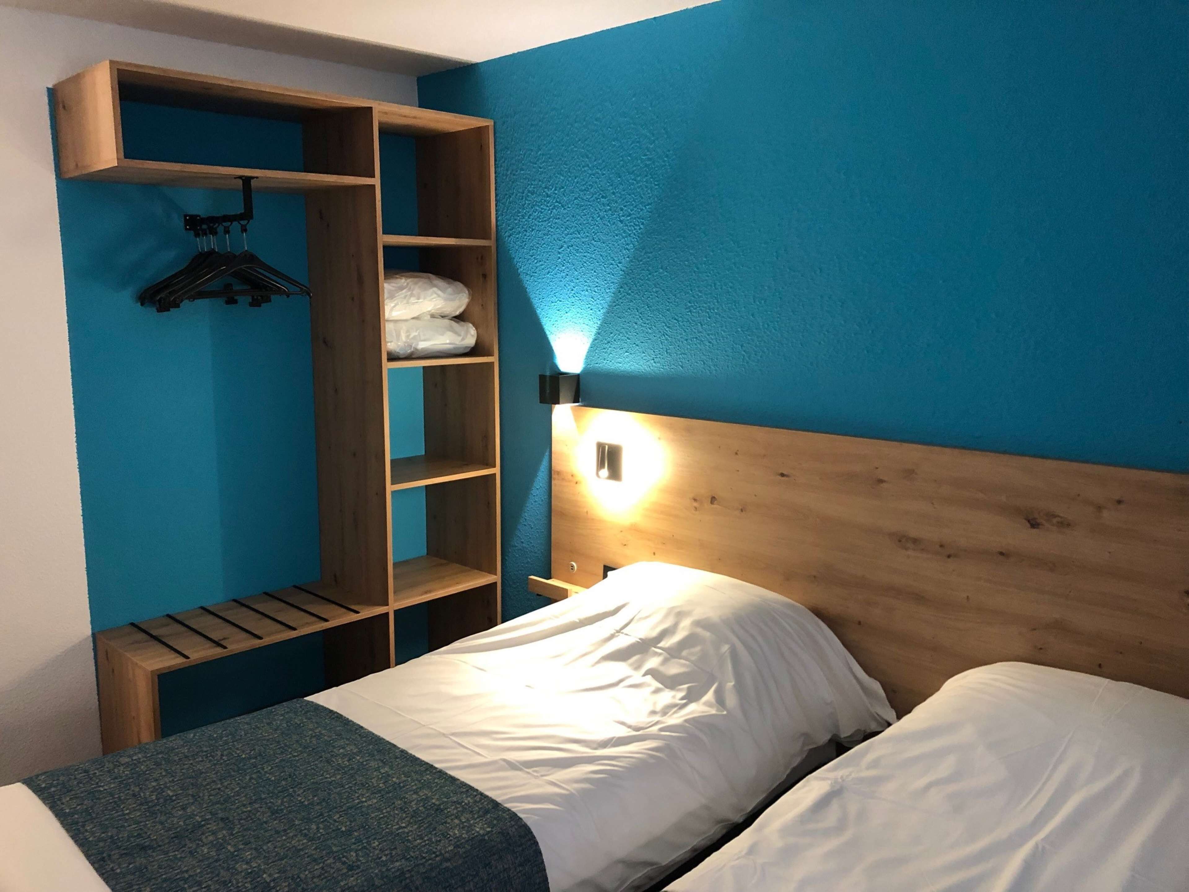 desk, laptop workspace, iron/ironing board, free wifi