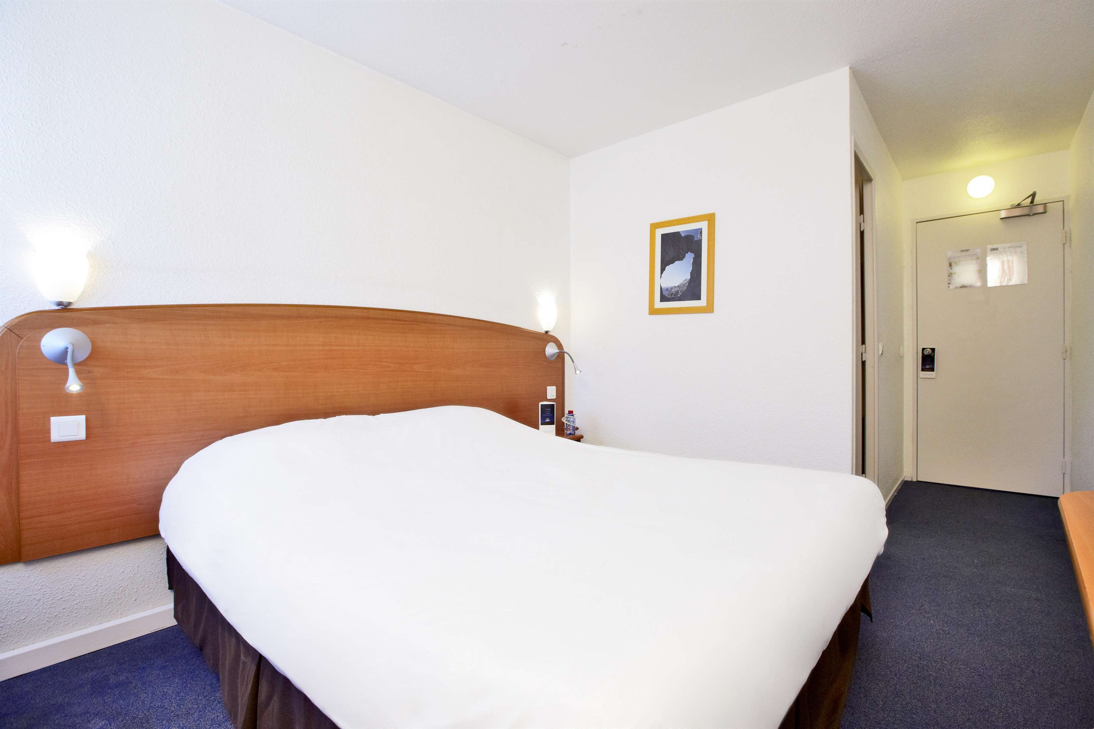 standard room, 1 double bed | desk, laptop workspace, iron/ironing board, free wifi