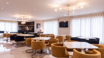 Coin salon dans le hall