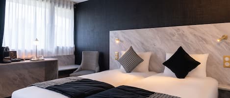 Habitación con 2 camas individuales (Elegance) | Escritorio, sistema de insonorización, wifi gratis y ropa de cama