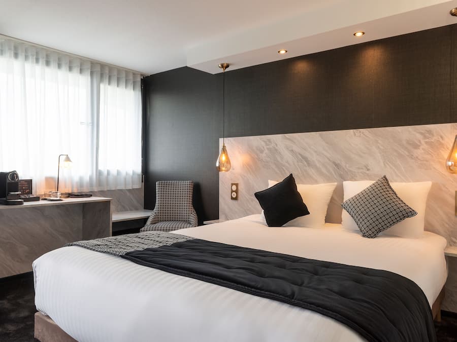 Tweepersoonskamer (Elégance) | Een bureau, geluiddichte muren, gratis wifi, beddengoed