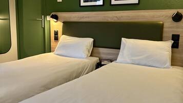 Standard Room, 2 Twin Beds | Premium bedding, desk, blackout drapes, iron/ironing board