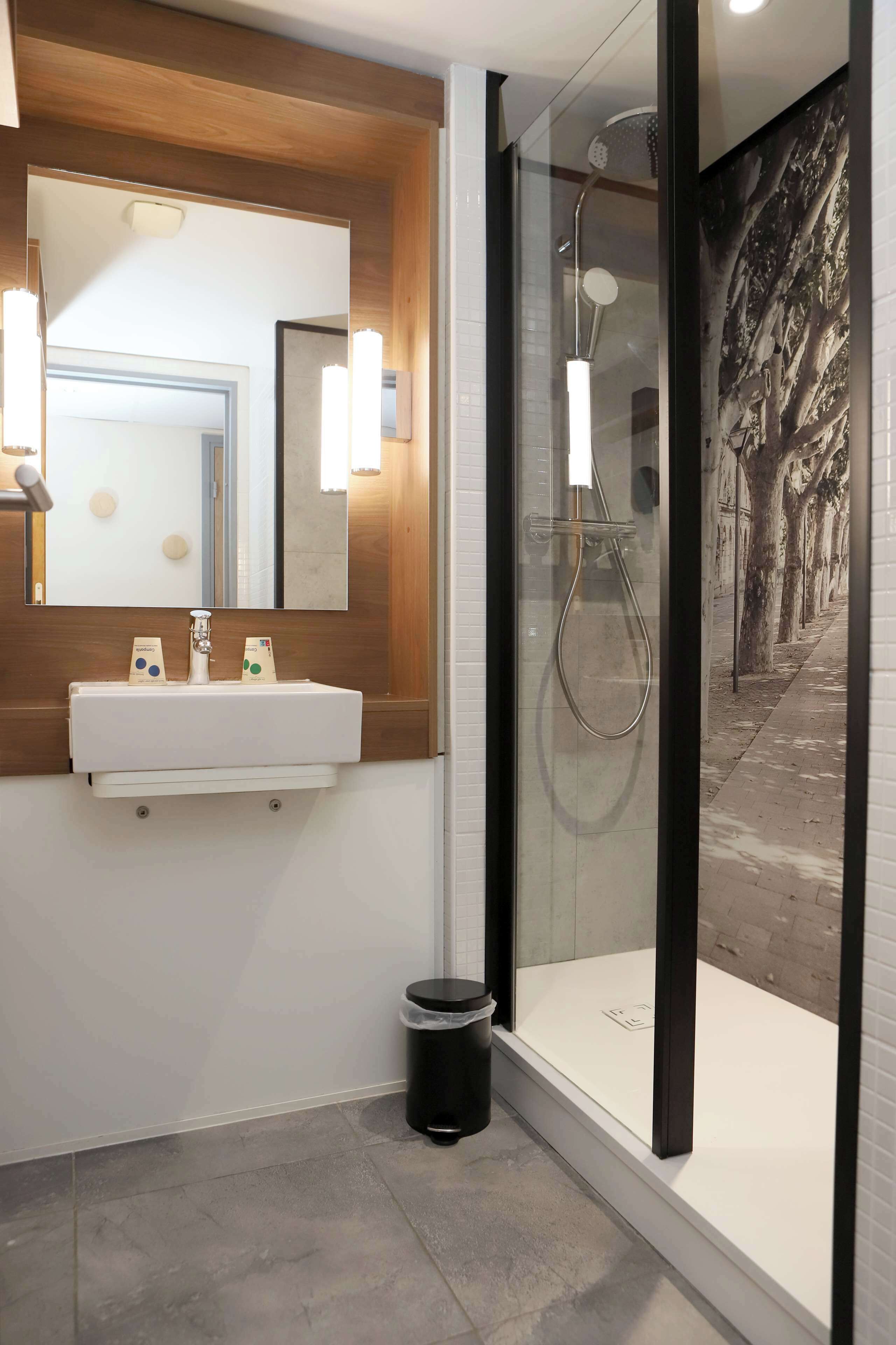 superior room, 1 double bed (1 junior bed up to 10 years) | bathroom | shower, eco-friendly toiletries, hair dryer, towels