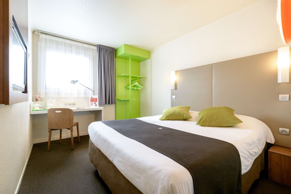 Literie de qualitĂ©, bureau, systĂšme dâinsonorisation