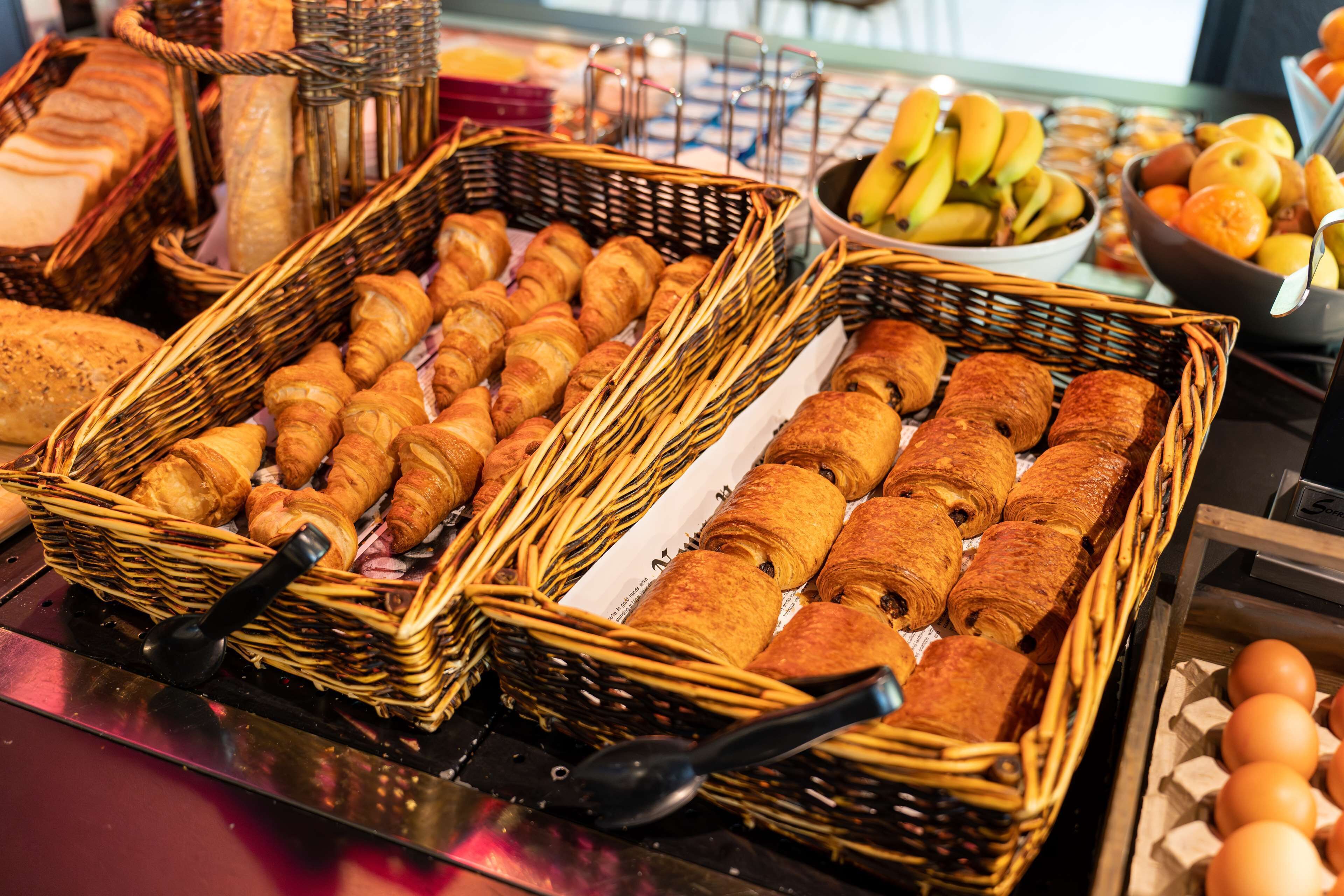 Daily buffet breakfast (EUR 13.9 per person)
