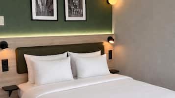 Rom – standard, 1 dobbeltseng | Sengetøy av topp kvalitet, skrivebord og blendingsgardiner