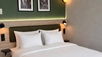 Standard Room, 1 Double Bed | Premium bedding, desk, blackout curtains, iron/ironing board