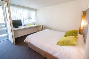 Standard Room, 1 Double Bed | 1 bedroom, premium bedding, desk, soundproofing - Hôtel Campanile Toulouse Nord - Sesquières (Toulouse)