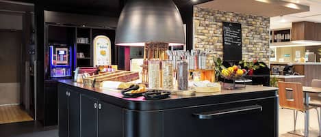 Daily buffet breakfast (EUR 13.9 per person)