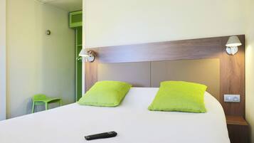 Standaard kamer, 1 tweepersoonsbed (Junior Bed up to 10 years) | Luxe beddengoed, individueel gemeubileerd, een bureau