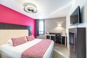 Quarto casal | Escrivaninha, quartos à prova de som, Wi-Fi de cortesia, roupa de cama