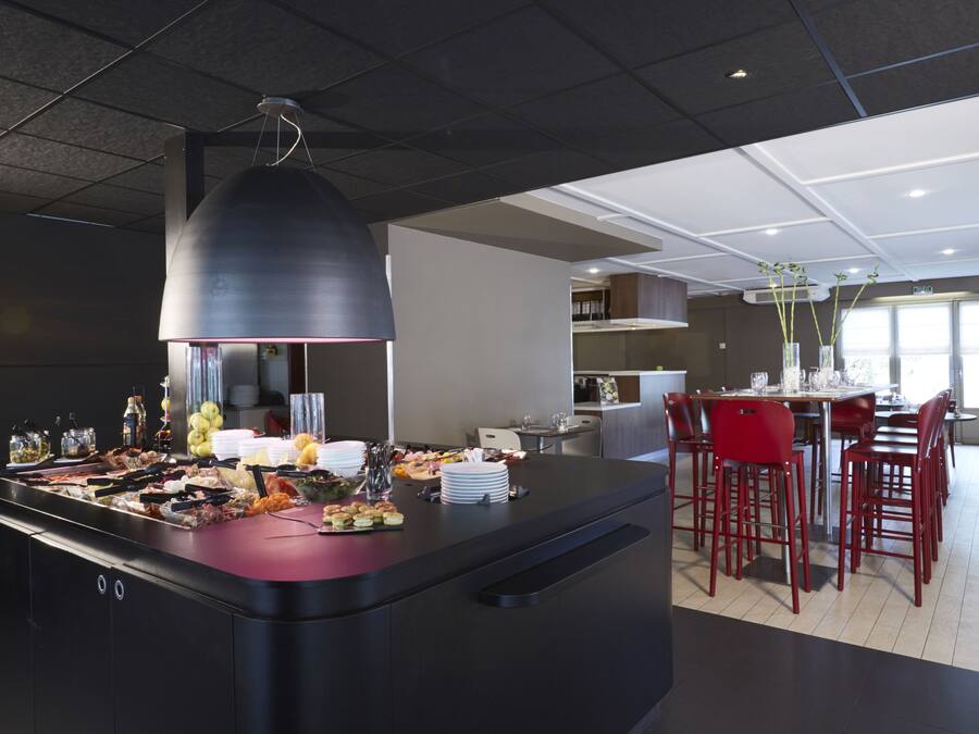 Daily buffet breakfast (EUR 13.90 per person)