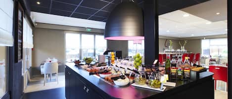 Breakfast, lunch, dinner served; French cuisine
