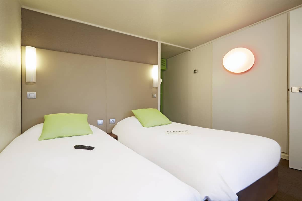 Standard Room, 2 Single Beds | Premium bedding, desk, blackout curtains, iron/ironing board