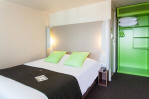 Ropa de cama de alta calidad, escritorio y cortinas blackout 