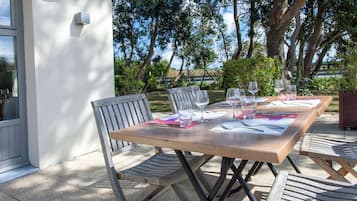 Breakfast served, French cuisine