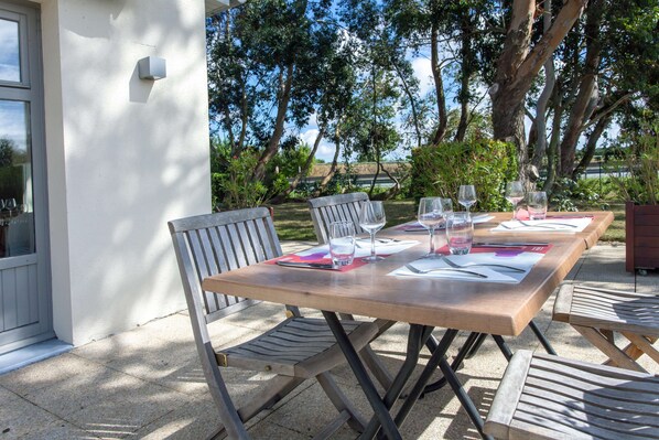 Se sirven desayunos y cocina francesa 