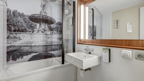 Tina, amenidades de baño ecológicas, secadora de cabello, toallas 