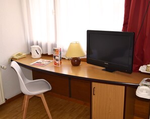 1 bedroom, premium bedding, desk, soundproofing