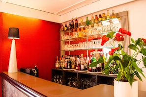 Bar (on property) - Hôtel La Roche sur Yon  (La Roche-sur-Yon)