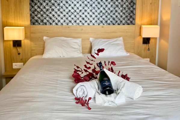 In-room safe, desk, blackout curtains, soundproofing - Kyriad Vannes Centre-Ville (Vannes)