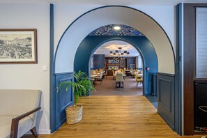 Reception - Kyriad Vannes Centre-Ville (Vannes)