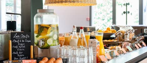 Alimentos y bebidas