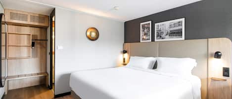 Habitació superior, 1 llit de matrimoni gran | Roba de llit d'alta qualitat, escriptori i cortines opaques