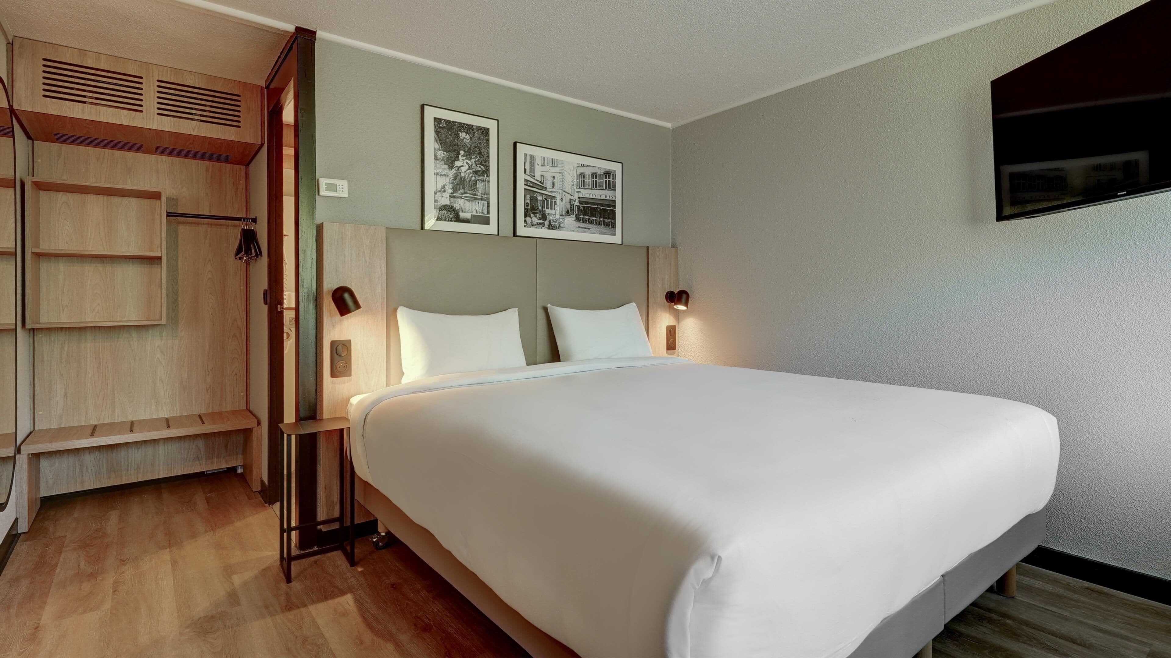 Premium bedding, desk, blackout drapes, soundproofing