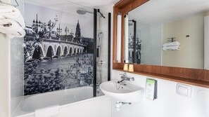 Standard Room, 1 Queen Bed | Premium bedding, desk, blackout drapes, soundproofing - Campanile NATURE - Vannes (Vannes)