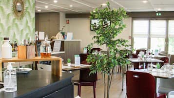 Frühstück, Mittagessen, Abendessen, französische Küche